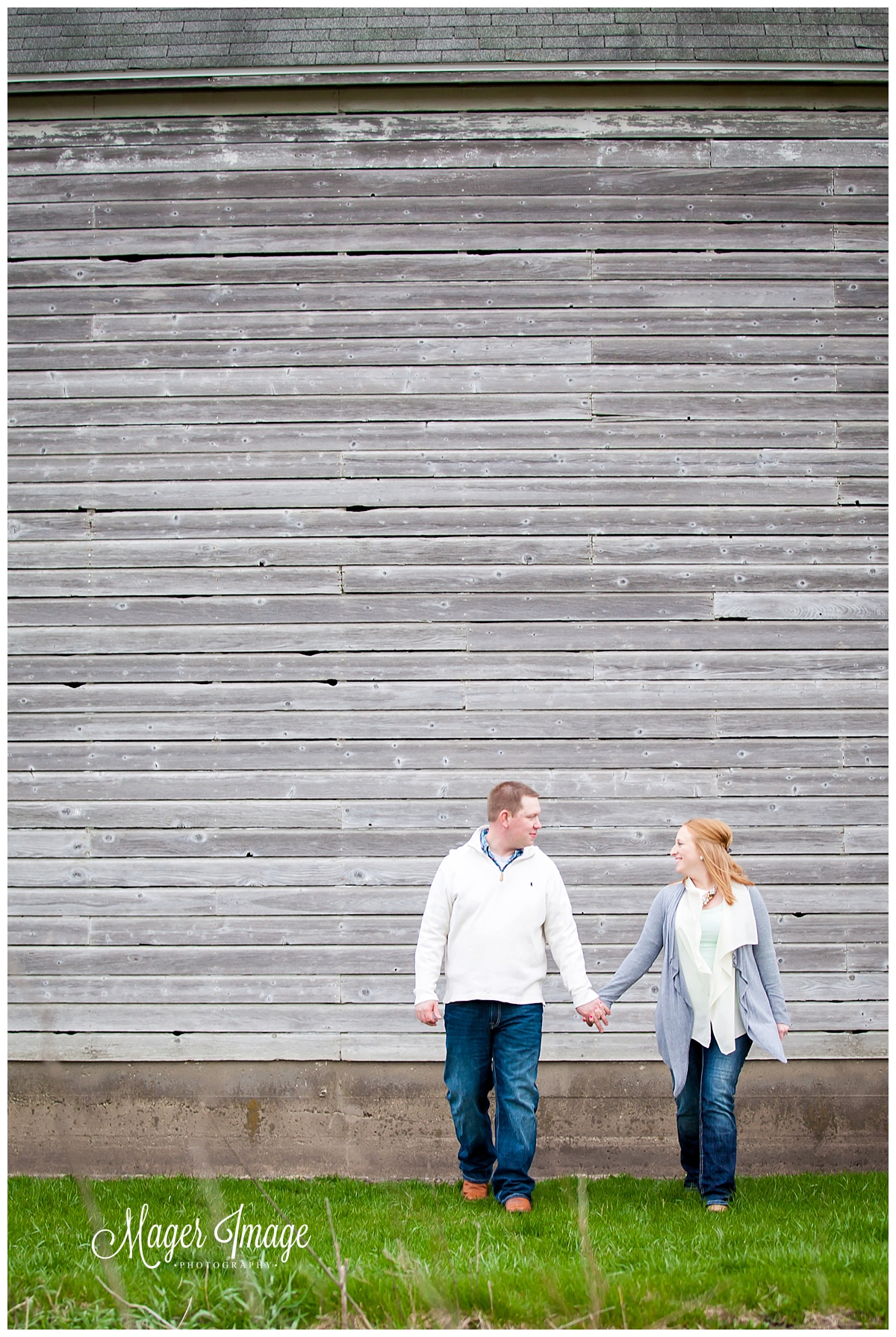 engagement session at a barn 