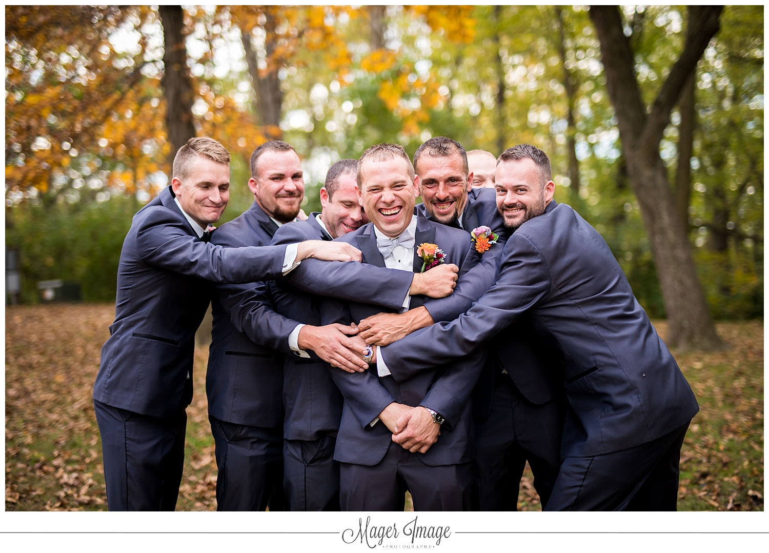 groomsmen photos funny pals
