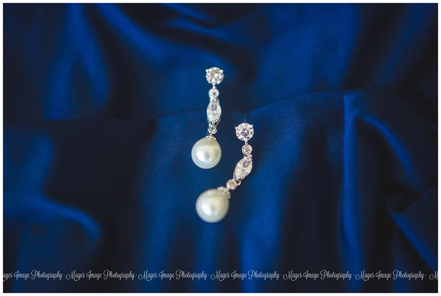 earrings diamond navy color