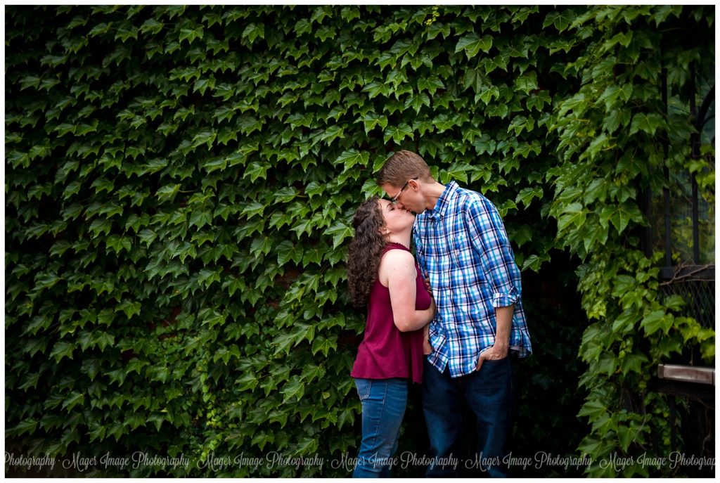 engagement photos downtown ivy