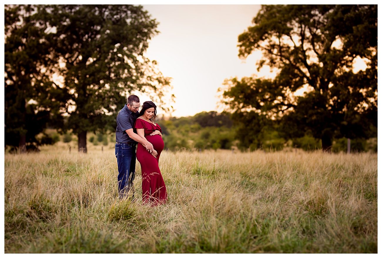golden hour sunset maternity session midwest farm