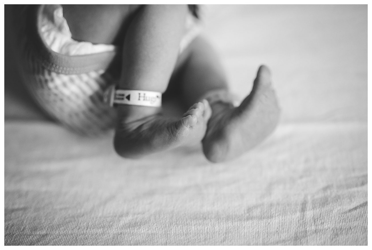 newborn photograpghy baby feet