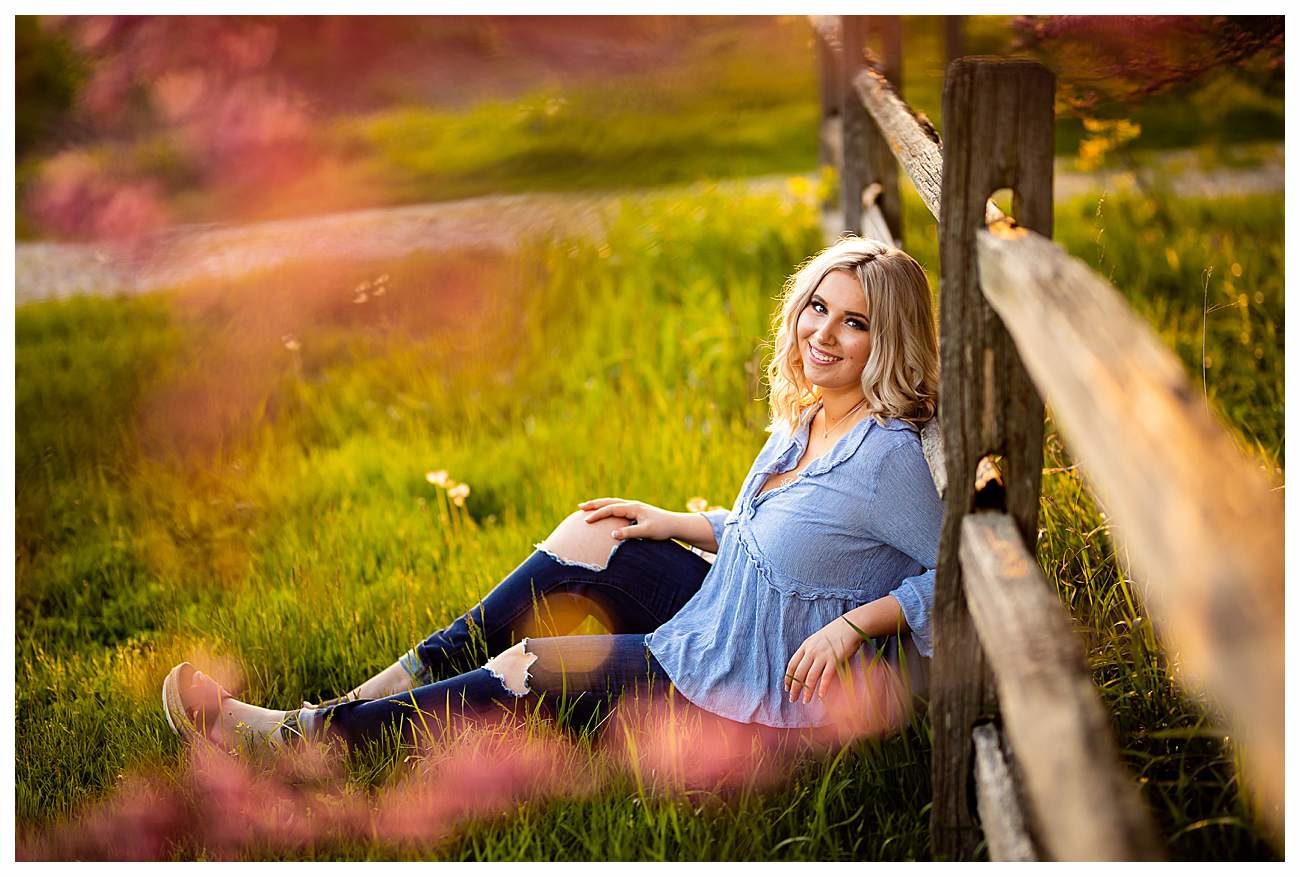 spring country fence senior session 