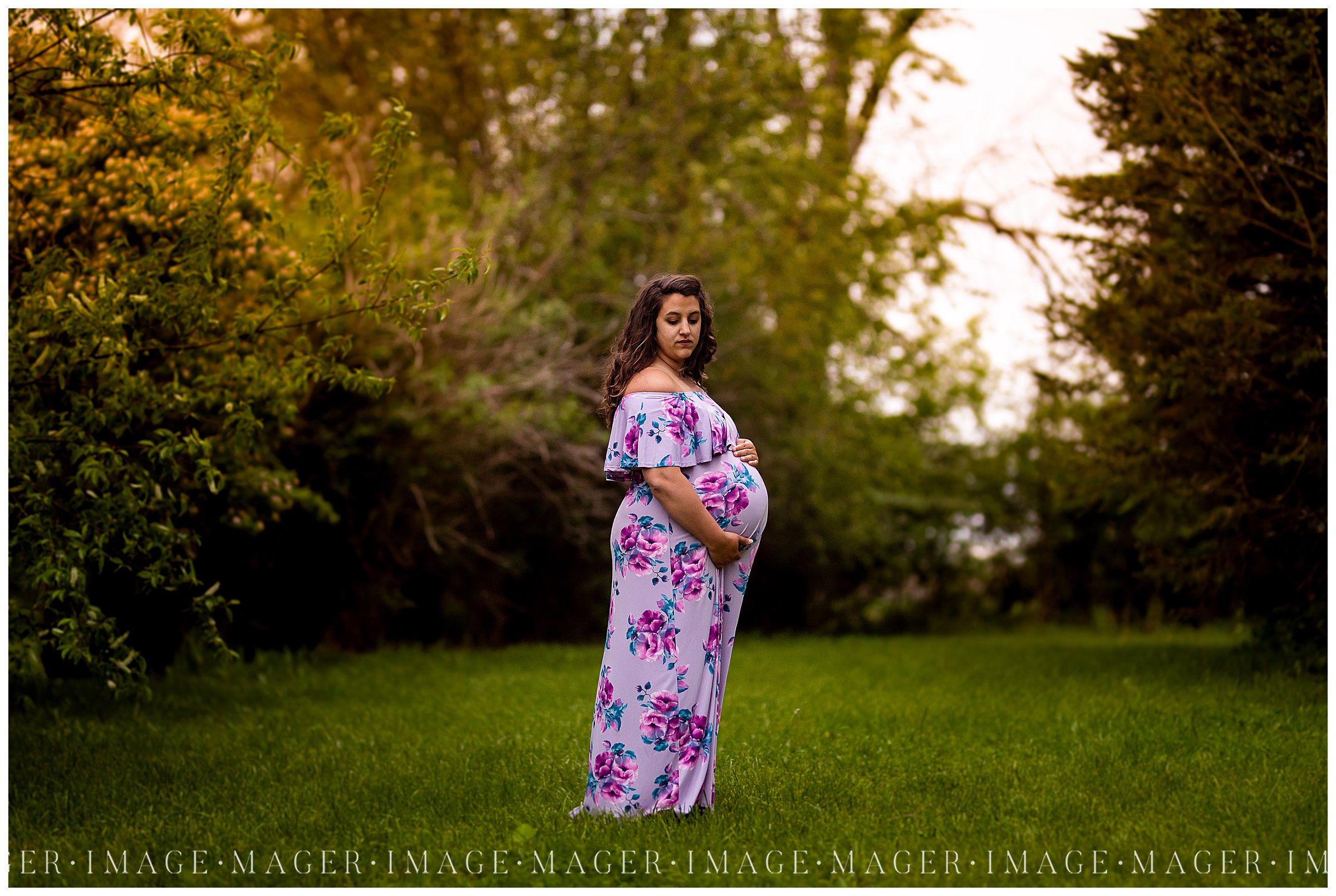 midwest summer sunset maternity session