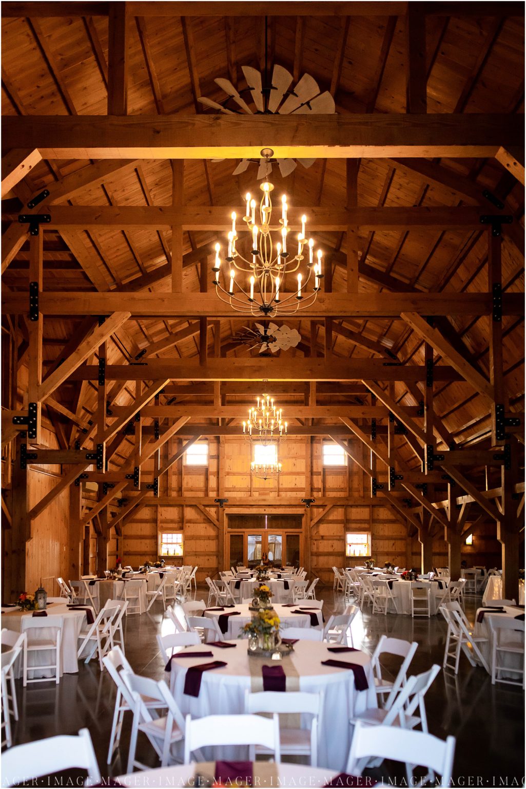 bloomfield-barn-chrisman-illinois-wedding-venue-fall-maroon-barn-farm ...