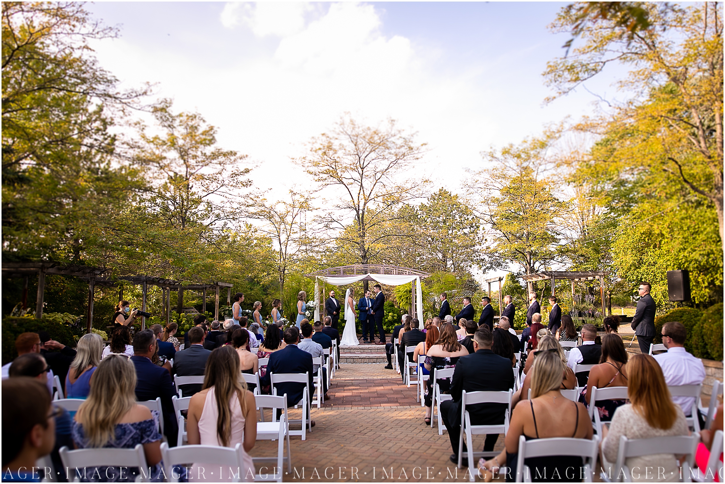 The Gardens of Woodstock, outdoor wedding ceremony