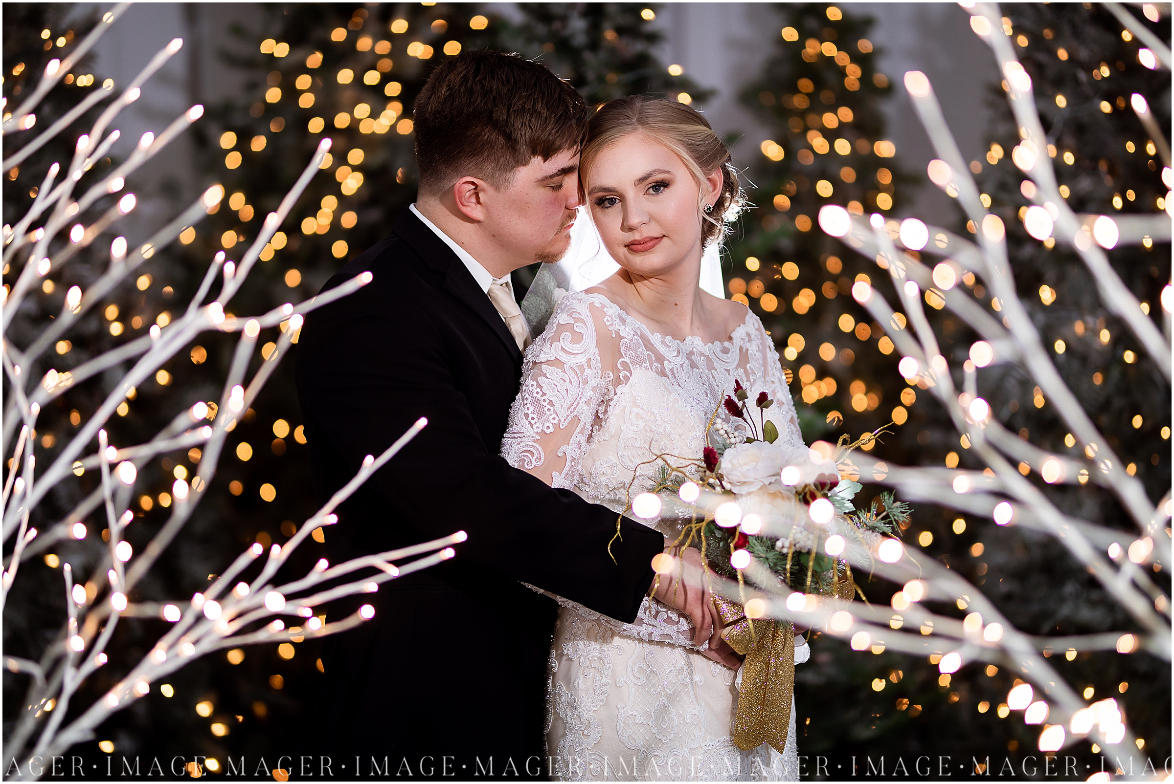 winter wedding christmas lights