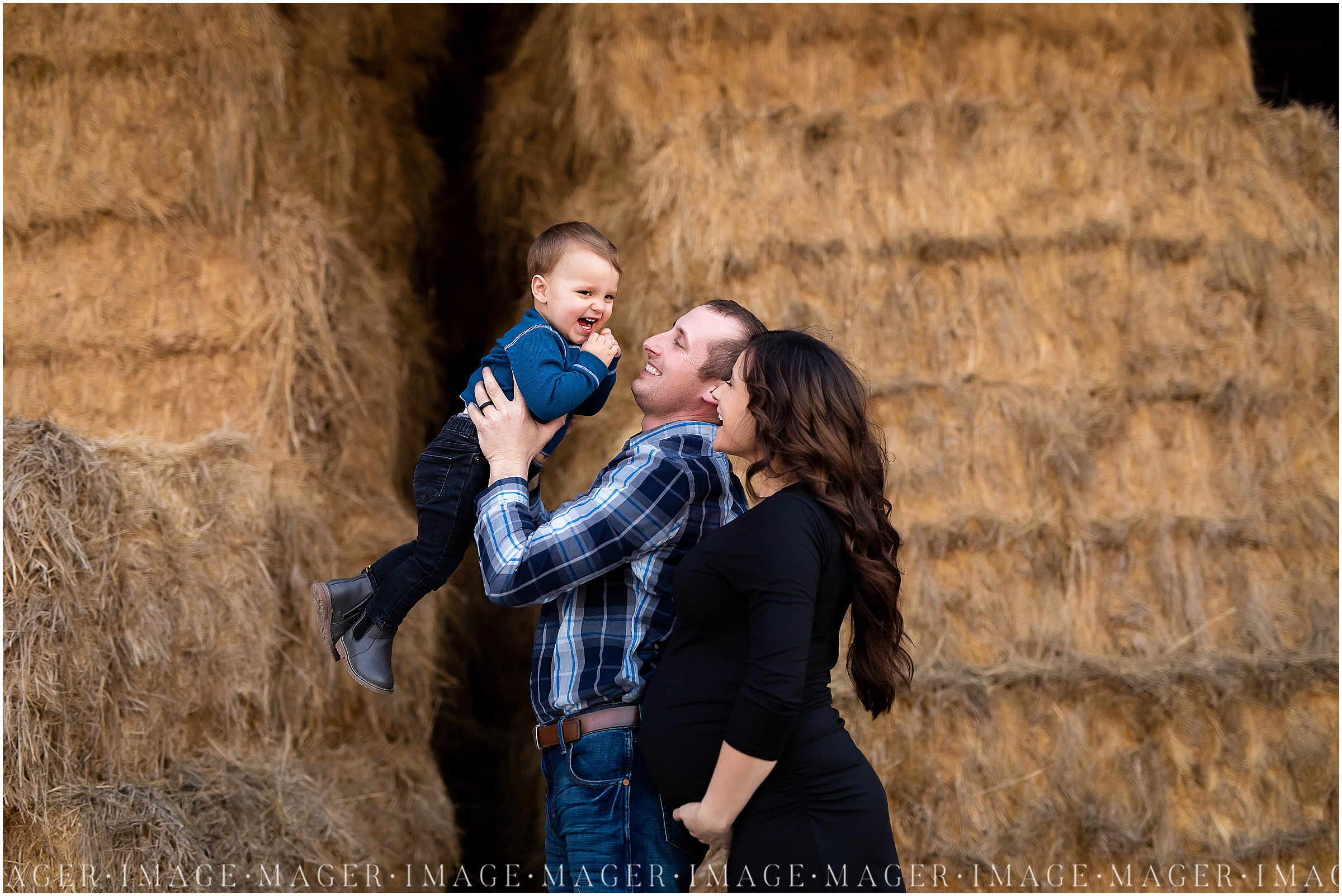 country maternity session