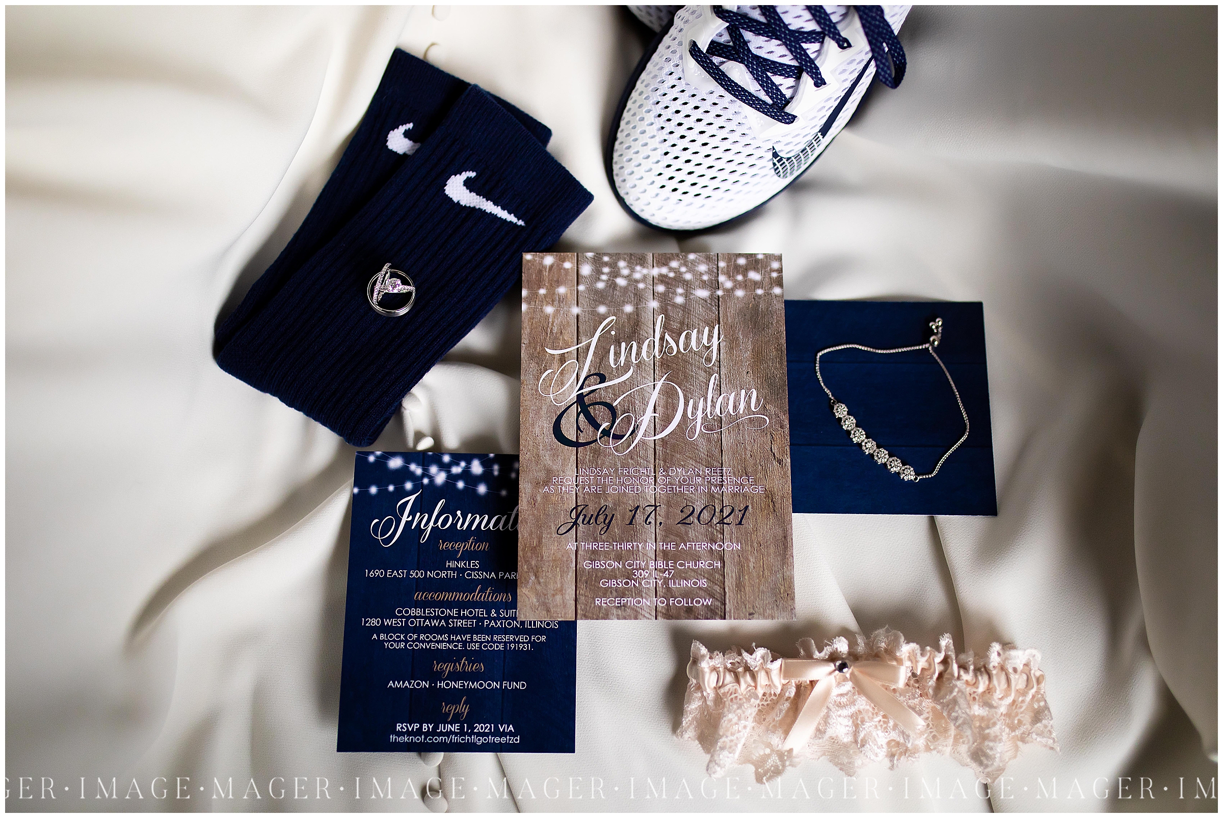 navy blue bridal invite suite