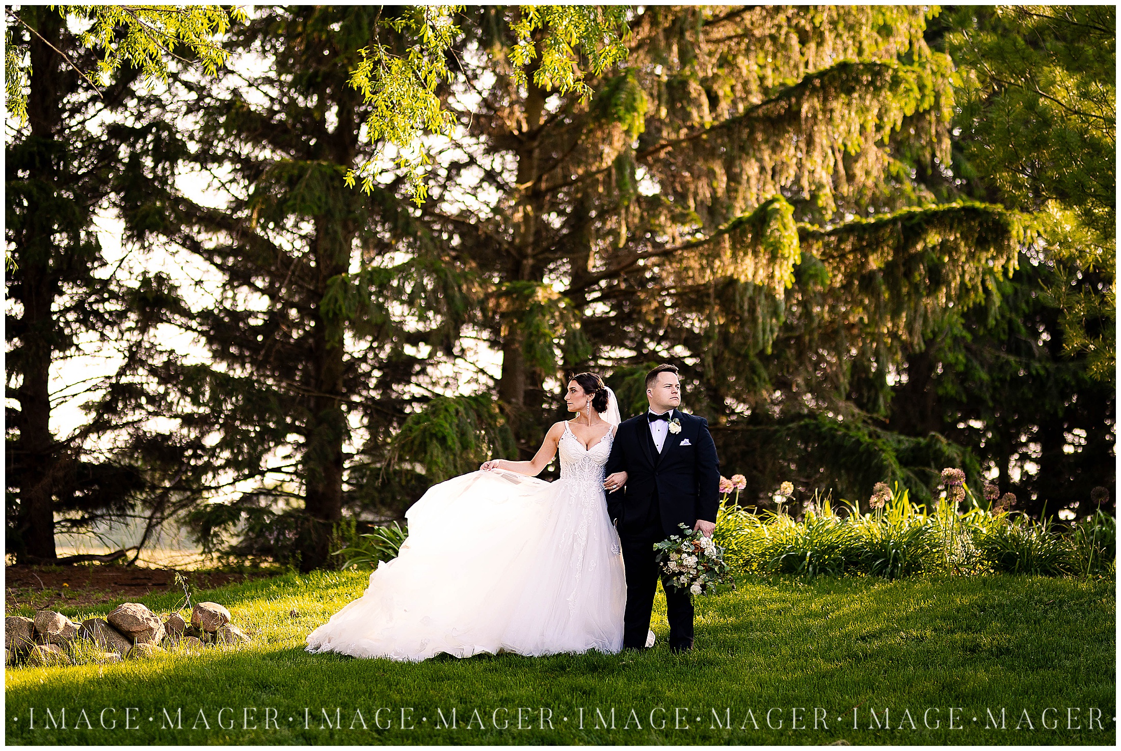 rich true to life wedding photographer midwest destinations budget friendly