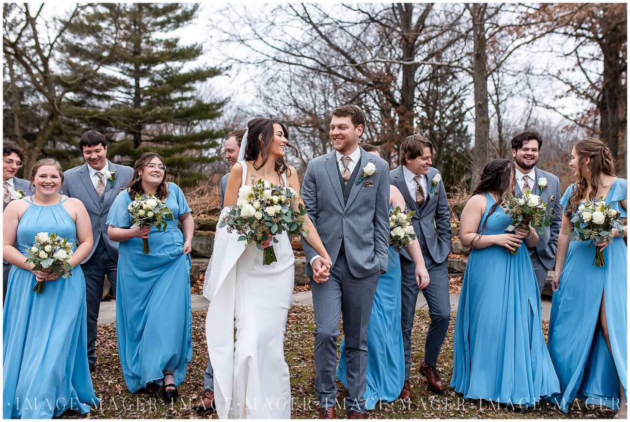 white blue grey winter wedding chicagoland photog forest preserve lake side water